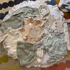 Baby girl’s Sage 6-9m well coordinated clothes bundle